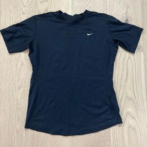 Nike Women's Black Short Sleeve Tee